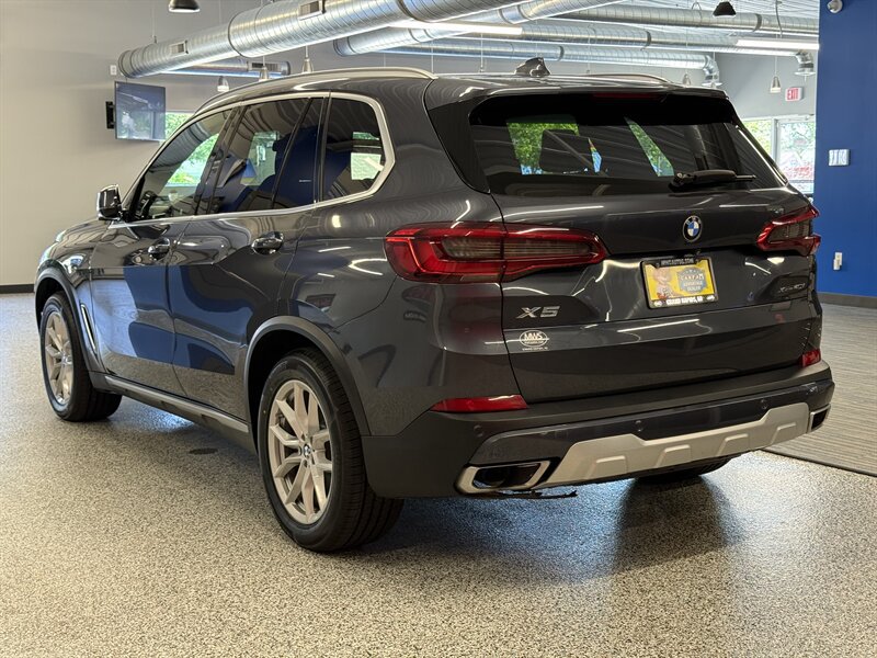 Used 2019 BMW X5 xDrive40i w/ Convenience Package AWD/4WD image 8