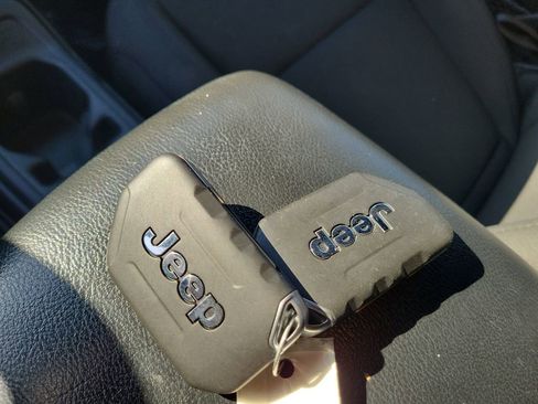 Used 2021 Jeep Wrangler Unlimited Sport AWD/4WD image 32