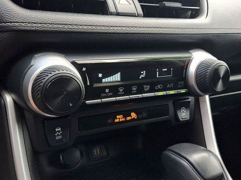 Certified 2023 Toyota RAV4 LE AWD/4WD image 11