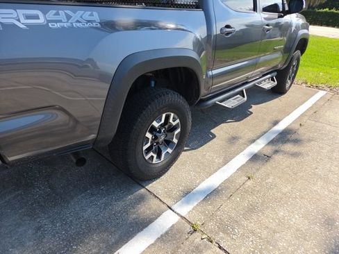 Used 2021 Toyota Tacoma TRD Off-Road w/ Technology Package AWD/4WD image 8