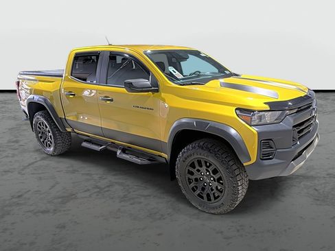 Used 2023 Chevrolet Colorado Trail Boss w/ Advanced Trailering Package AWD/4WD image 5