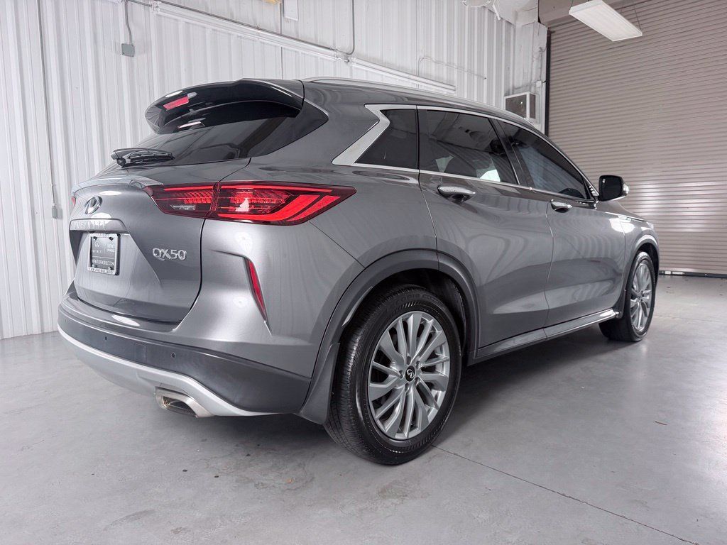 Certified 2023 INFINITI QX50 Luxe FWD image 5