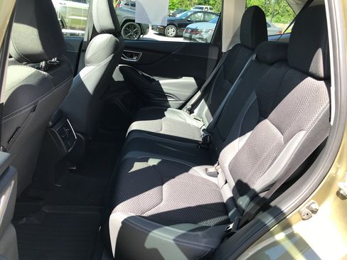 Used 2023 Subaru Forester Premium AWD/4WD image 26