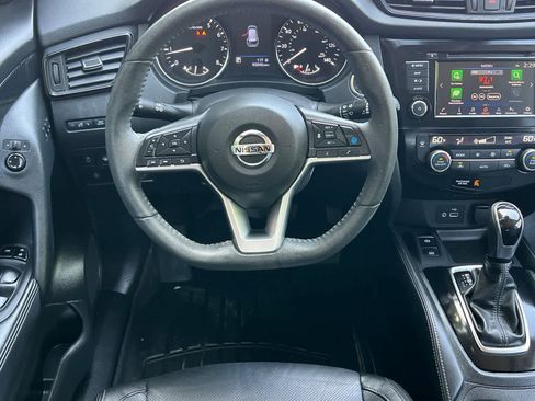 Used 2020 Nissan Rogue SL w/ Premium Package FWD image 16