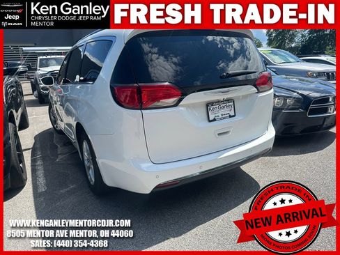 Used 2020 Chrysler Pacifica Limited FWD image 8