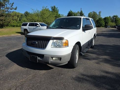 Used 2003 Ford Expedition XLT AWD/4WD image 3