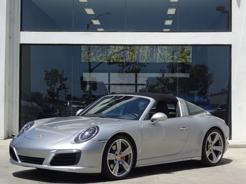 Used 2017 Porsche 911 Targa 4S AWD/4WD image 2