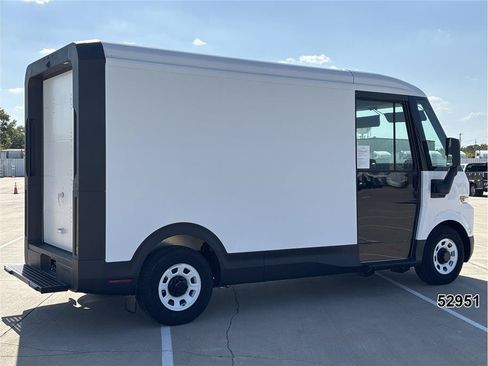 Used 2024 Chevrolet Brightdrop 400 w/ Commercial Equipment Package AWD/4WD image 2