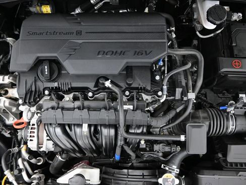 Used 2024 Hyundai Elantra SEL image 37