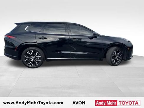 Used 2025 Toyota Crown Signia AWD/4WD image 9