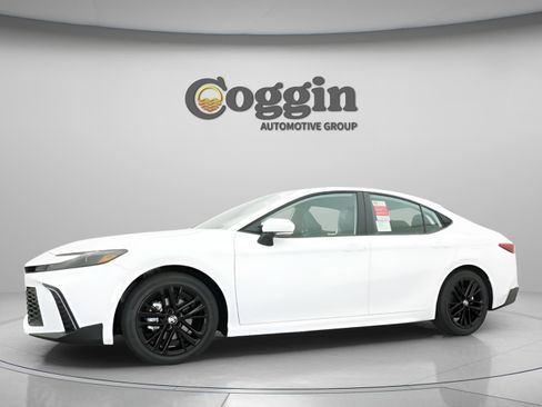 New 2026 Toyota Camry SE FWD image 4