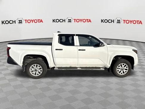 Used 2024 Toyota Tacoma SR image 9