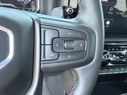Used 2025 GMC Sierra 1500 AT4 w/ AT4 Premium Package AWD/4WD image 14