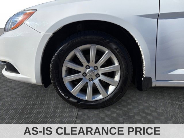 Used 2011 Chrysler 200 Touring w/ Cold Weather Group FWD image 15