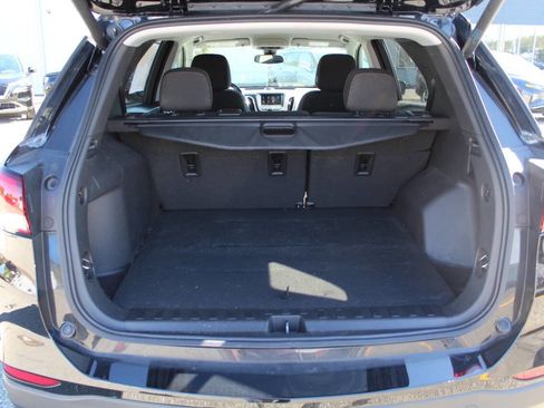 Used 2023 Chevrolet Equinox LT w/ Driver Convenience Package image 8
