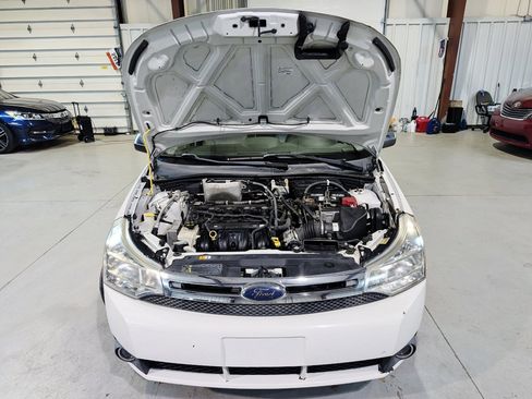 Used 2010 Ford Focus SEL image 46