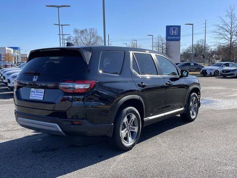 New 2025 Honda Pilot EX-L image 3