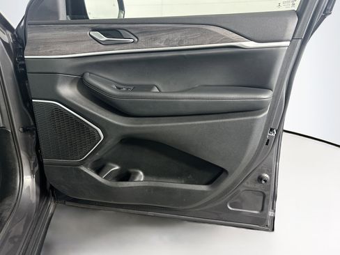 Used 2022 Jeep Grand Cherokee L Limited RWD image 33
