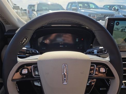 New 2026 Lincoln Corsair Premiere image 19