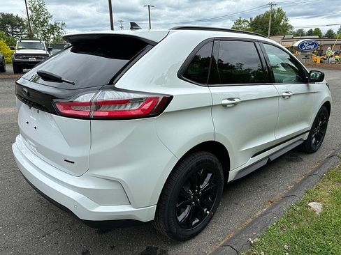New 2024 Ford Edge SE w/ Black Appearance Package image 28