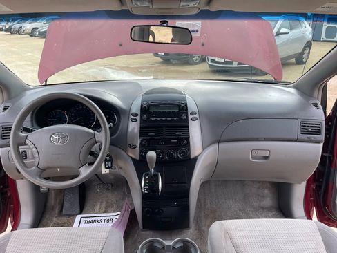 Used 2007 Toyota Sienna LE image 15