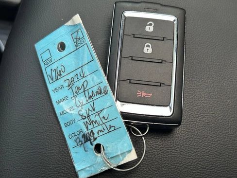 Used 2024 Jeep Grand Cherokee Laredo X RWD image 40