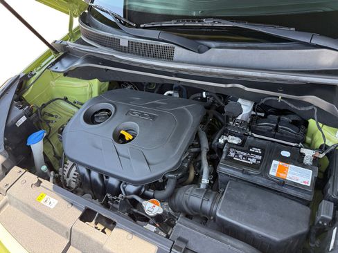 Used 2016 Kia Soul + FWD image 13