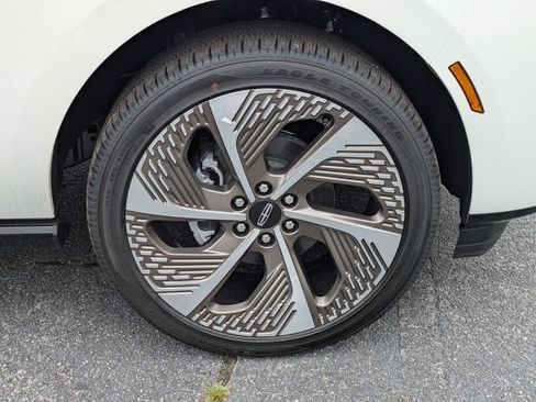 New 2026 Lincoln Navigator L Black Label AWD/4WD image 11