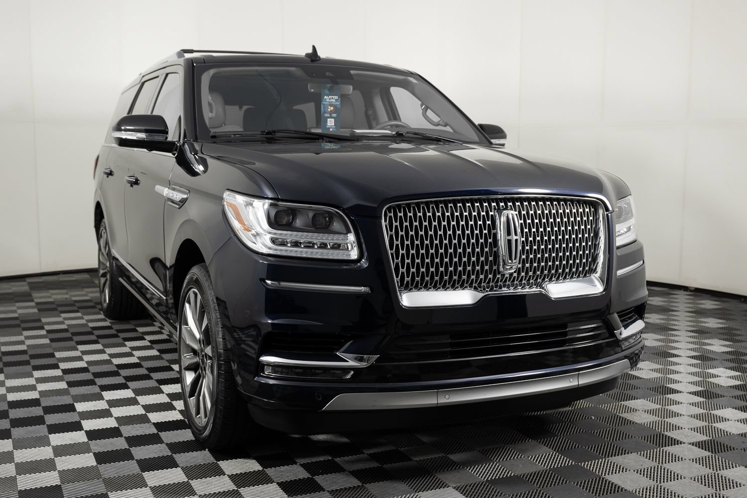 Used 2021 Lincoln Navigator Reserve w/ Cargo Convenience Package AWD/4WD image 10