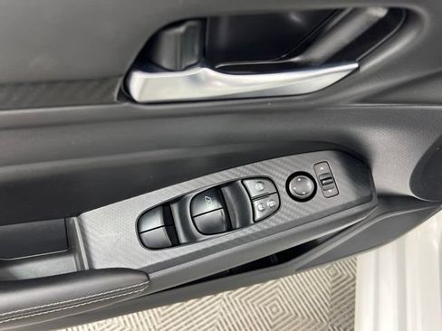 Used 2024 Nissan Altima 2.5 SV AWD/4WD image 13