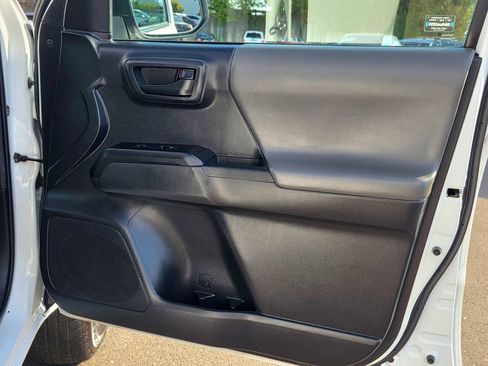 Used 2023 Toyota Tacoma SR AWD/4WD image 38