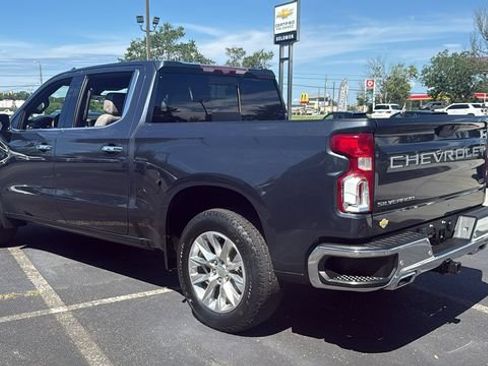 Used 2022 Chevrolet Silverado 1500 LTZ w/ Technology Package AWD/4WD image 5