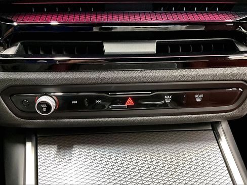 Used 2025 BMW 330i xDrive Sedan w/ M Sport Package image 34