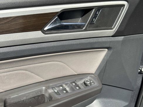 Used 2022 Volkswagen Atlas SE w/ Panoramic Sunroof Package image 21