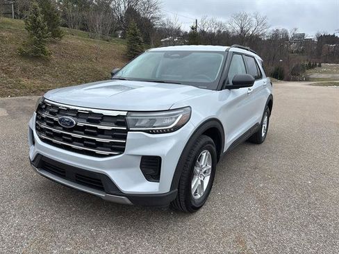 New 2026 Ford Explorer Active image 8