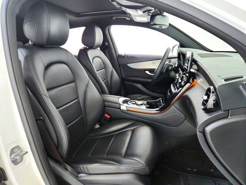 Used 2019 Mercedes-Benz GLC 300 GLC 300 image 22