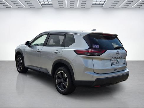 Used 2024 Nissan Rogue SV FWD image 6