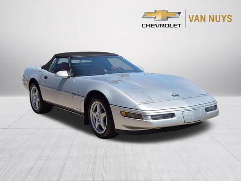 Used 1996 Chevrolet Corvette Convertible RWD image 3