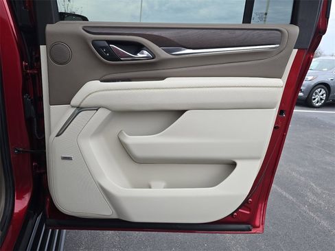 Used 2021 GMC Yukon XL Denali w/ Denali Premium Package image 34