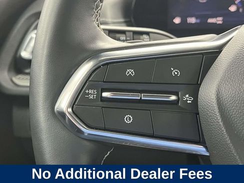 Used 2025 Chevrolet Traverse LT AWD/4WD image 30