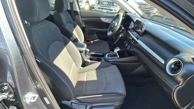 Used 2024 Kia Forte LXS FWD image 11