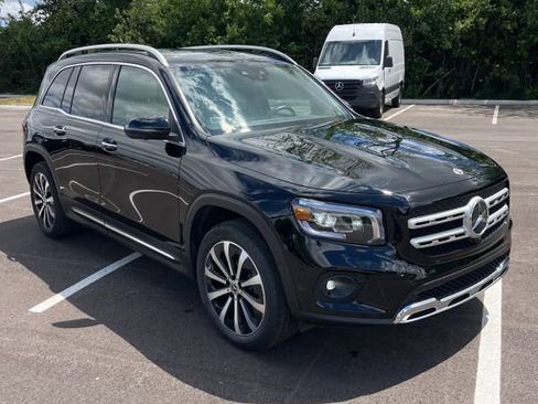 Certified 2023 Mercedes-Benz GLB 250 4MATIC image 7