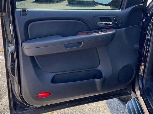 Used 2008 Chevrolet Avalanche LTZ w/ LTZ Preferred Equipment Group AWD/4WD image 21