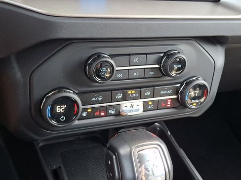 Certified 2025 Ford Bronco Outer Banks AWD/4WD image 18