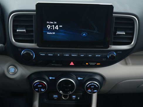 Certified 2025 Hyundai Venue Limited image 15