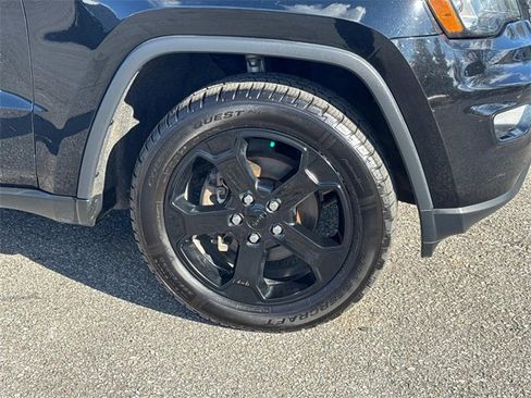 Used 2019 Jeep Grand Cherokee Laredo image 12