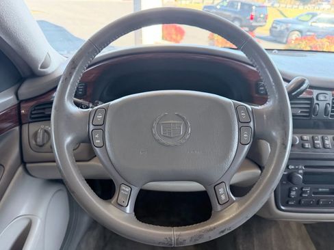 Used 2002 Cadillac De Ville Sedan 4D w/ Comfort/Convenience Pkg image 21