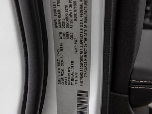 New 2025 Jeep Grand Cherokee L Limited w/ Black Appearance Package image 40