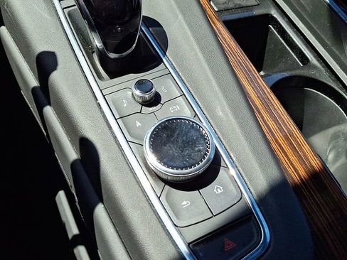 Certified 2023 Cadillac Escalade Premium Luxury AWD/4WD image 18