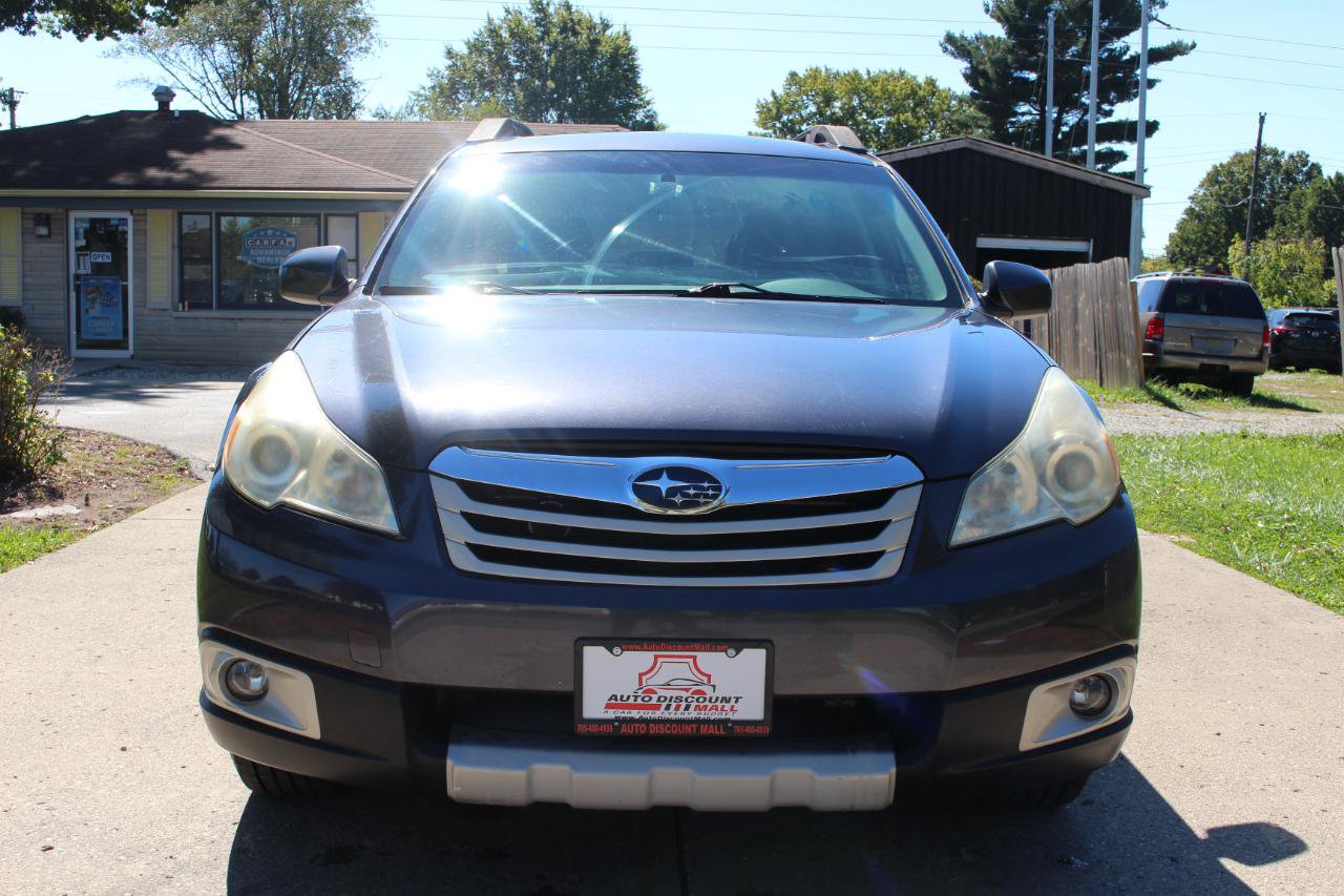 Used 2011 Subaru Outback 2.5i Limited AWD/4WD image 3